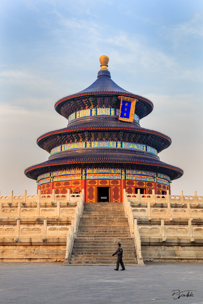 Temple of Heaven few minutes before closing the gates. Beijing 07.03.09