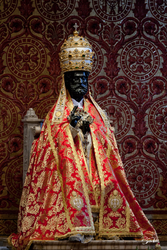 St.Peter statue with special clothes during a mass with pope Benedict  XVI at St Peter's Basilica to celebrate the feast of St. Peter and St. Paul. Vatican City, June 29, 2010.